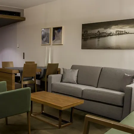 Stadtpalais Szálloda 4*