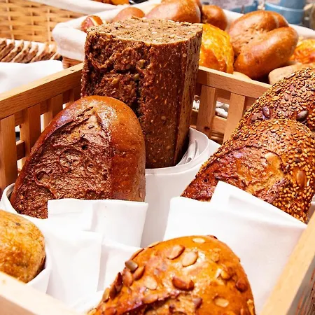 Stadtpalais Szálloda 4*